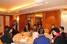 ສະເຫຼີມສະຫຼອງ64ປີແຫ່ງວັນສ້າງຕັ້ງການພົວພັນທາງການທູດຫວຽດນາມ-ຈີນຢູ່ຮົ່ງກົງ